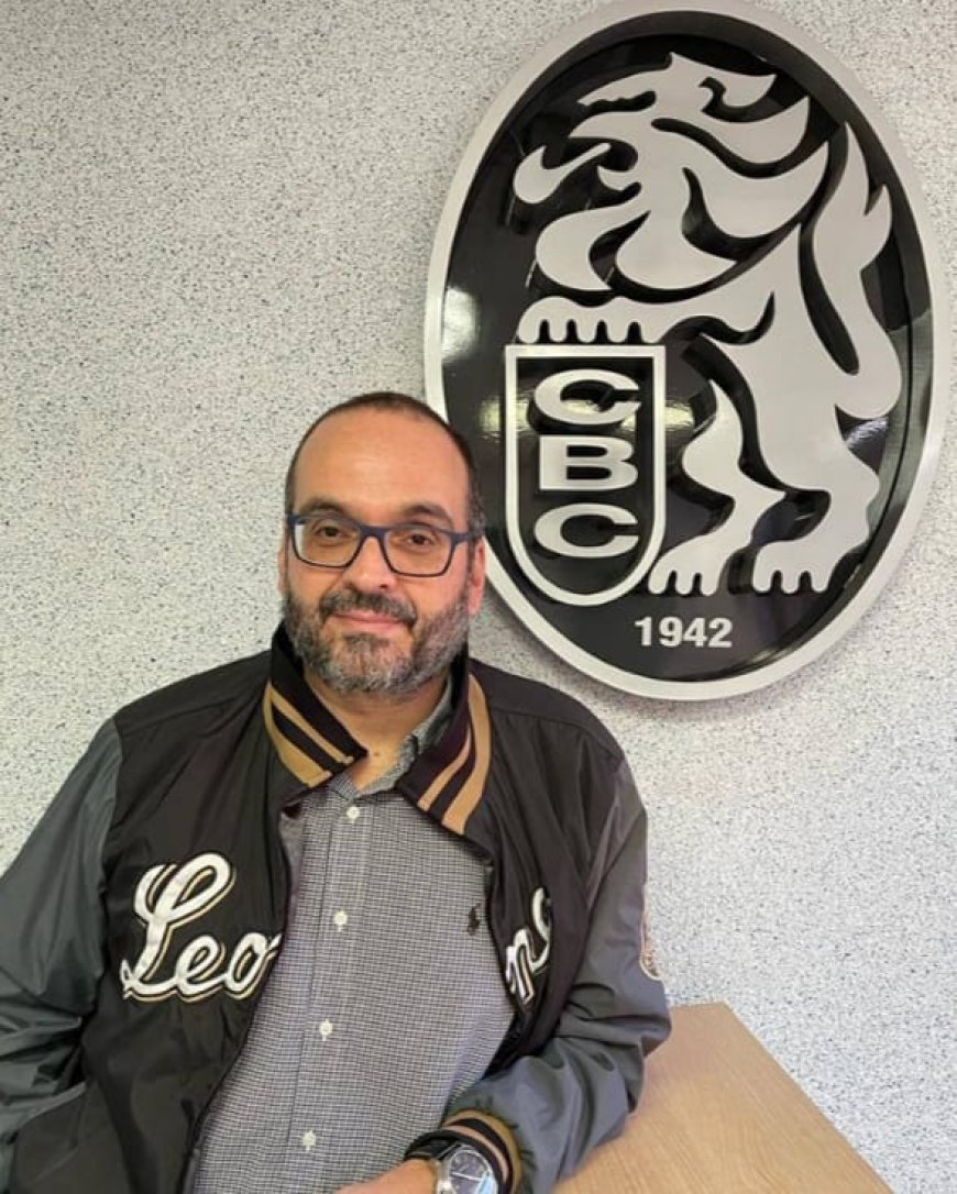 Juan Carlos Escobar dejará de ser un melenudo 