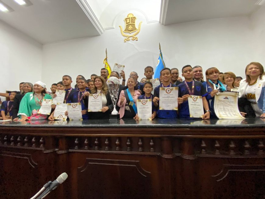 El CLEZ reconoció logros y trayectoria de atletas zulianos