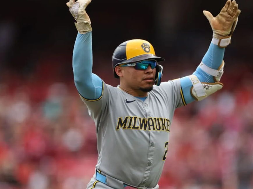 William Contreras jonroneó, pero los Rojos acabaron con la racha de Milwaukee