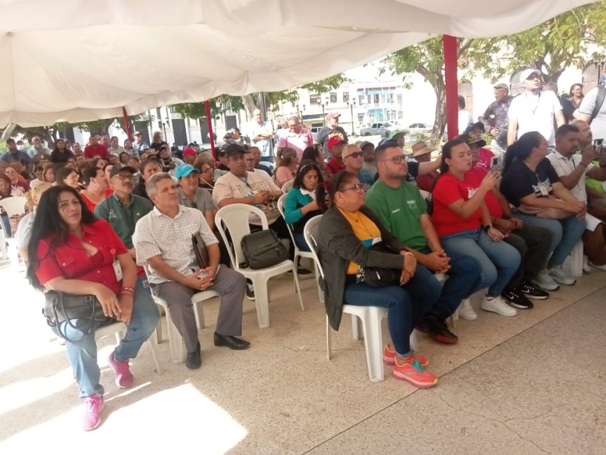 Trabajadores de la Alcaldía Bolivariana de Maracaibo apoyan al presidente Nicolás Maduro