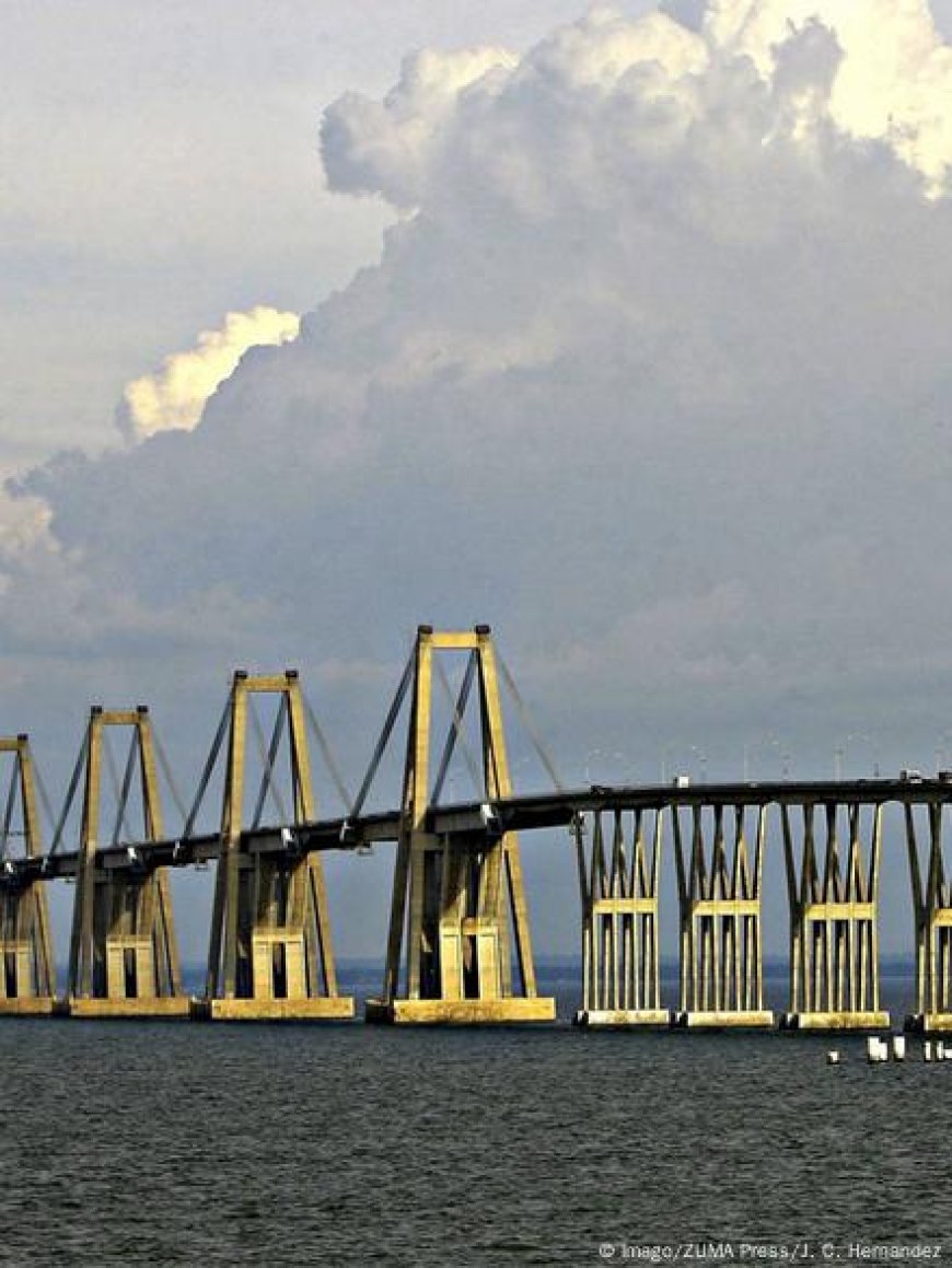 El puente sobre el Lago Rafael Urdaneta