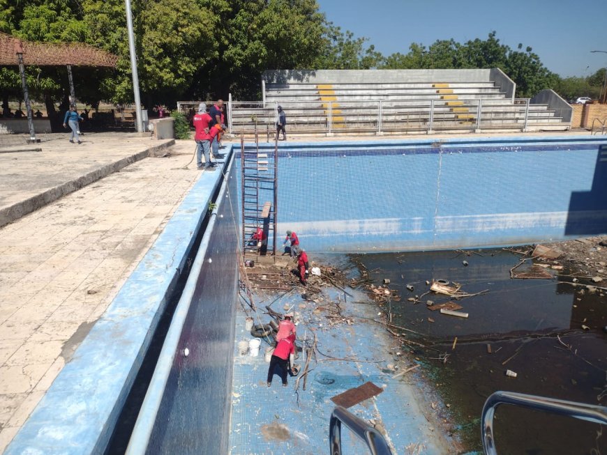 Con una Cayapa para el deporte le cayó Luis Caldera a las Piscinas del Poli 