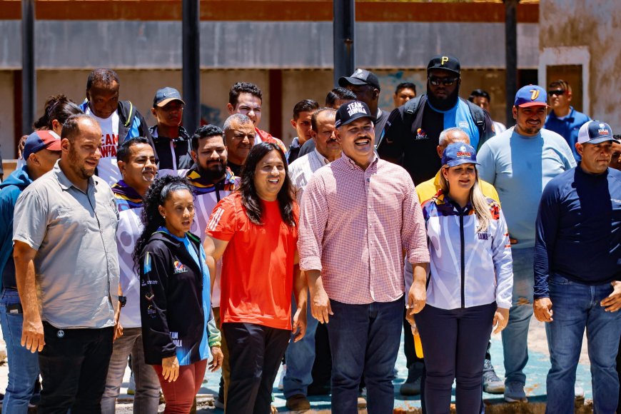 Con una Cayapa para el deporte le cayó Luis Caldera a las Piscinas del Poli 