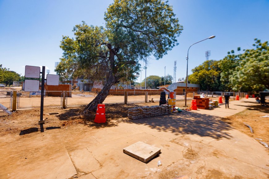 Con una Cayapa para el deporte le cayó Luis Caldera a las Piscinas del Poli 