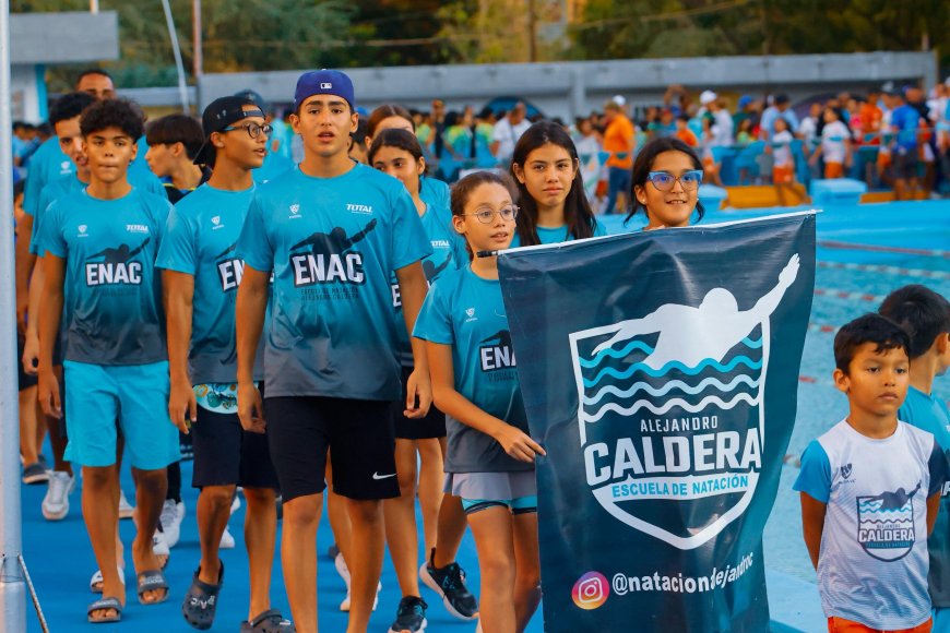 250 atletas arrancaron Estatal de Natación de la mano del Gobernador Luis Caldera 
