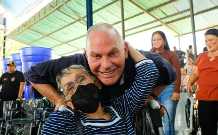 Di Martino entregó ayudas sociales a familias vulnerables