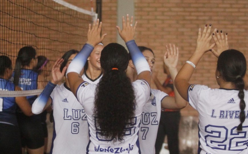 El voleibol sube el telón en los 60 años de la Dirección de Deportes  de LUZ