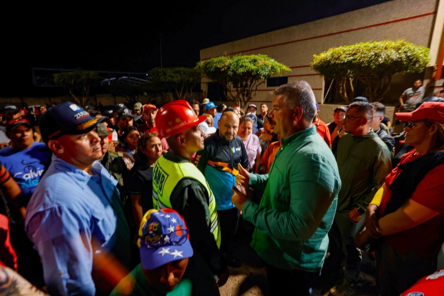 Gobierno Bolivariano instala equipo para atender afectados por explosión de fábrica en San Francisco