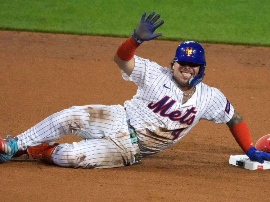 Francisco Álvarez la sacó, pero no ayudó a los Mets