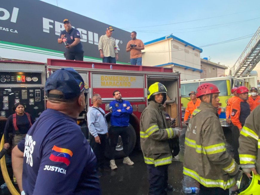 400 funcionarios movilizó la Alcaldía para controlar incendio en Mercado Las Playitas