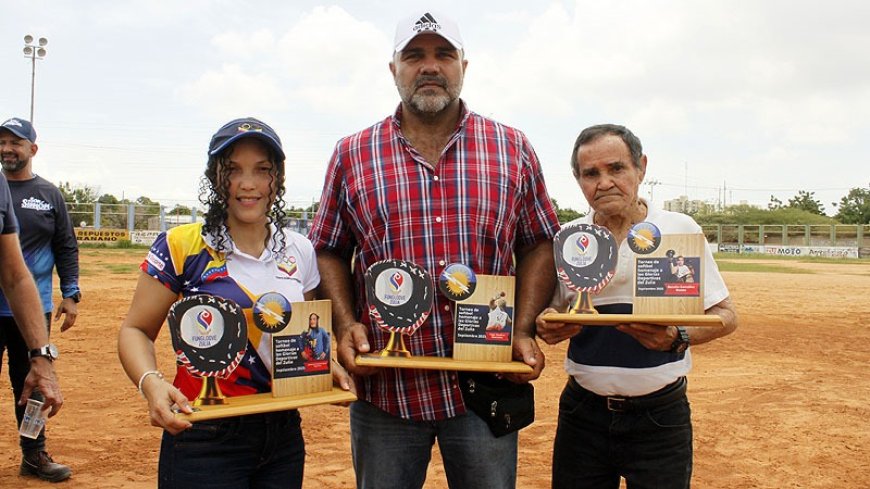 Cpbez abrió con nocaout softbol homenaje a las Glorias Deportivas