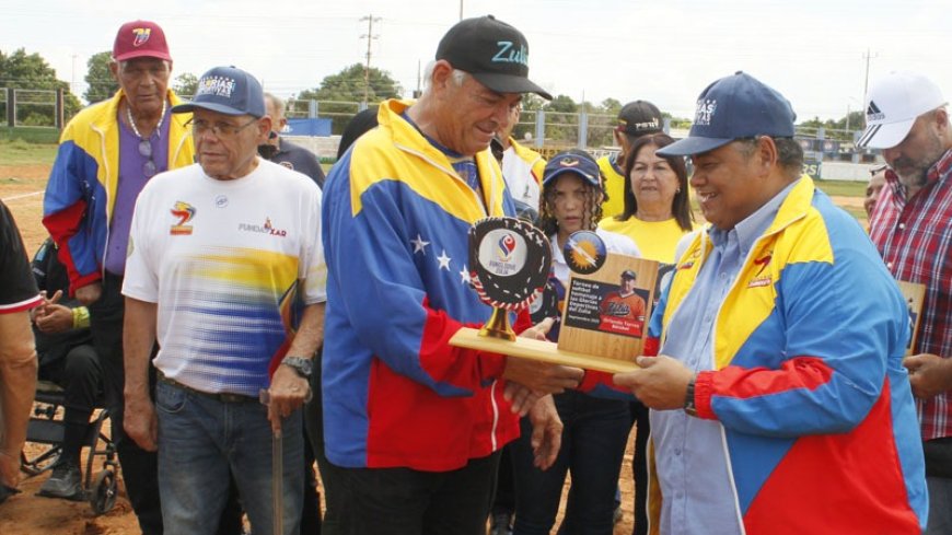 Cpbez abrió con nocaout softbol homenaje a las Glorias Deportivas