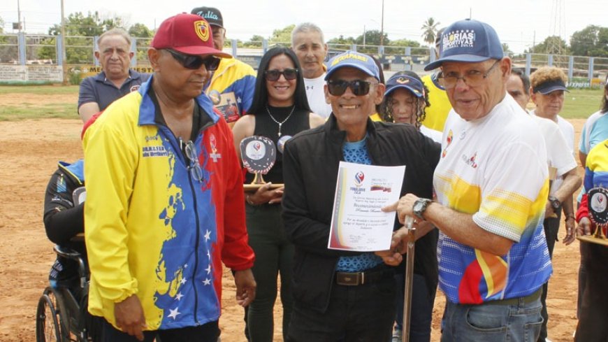 Cpbez abrió con nocaout softbol homenaje a las Glorias Deportivas