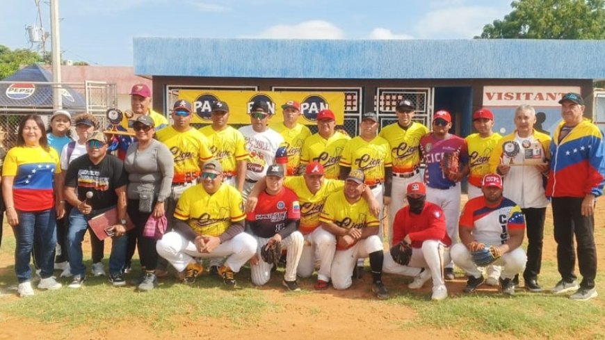 Cpbez abrió con nocaout softbol homenaje a las Glorias Deportivas