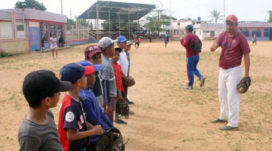 Pequeña Liga de Béisbol Judith de Negrette debuta con su primer torneo
