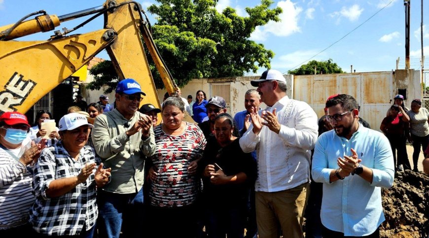 7 mil familias del oeste de Maracaibo felices con sustitución de 100 metros de colectores 