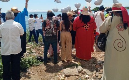 En el Mercado Las Pulgas celebraron aniversario con acto en apoyo a la paz