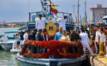 La Chinita visita a sus hijos de los pueblos costeros del Zulia.