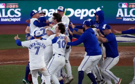 Toronto no come cuento: repitió sobre Dodgers y está a uno del título