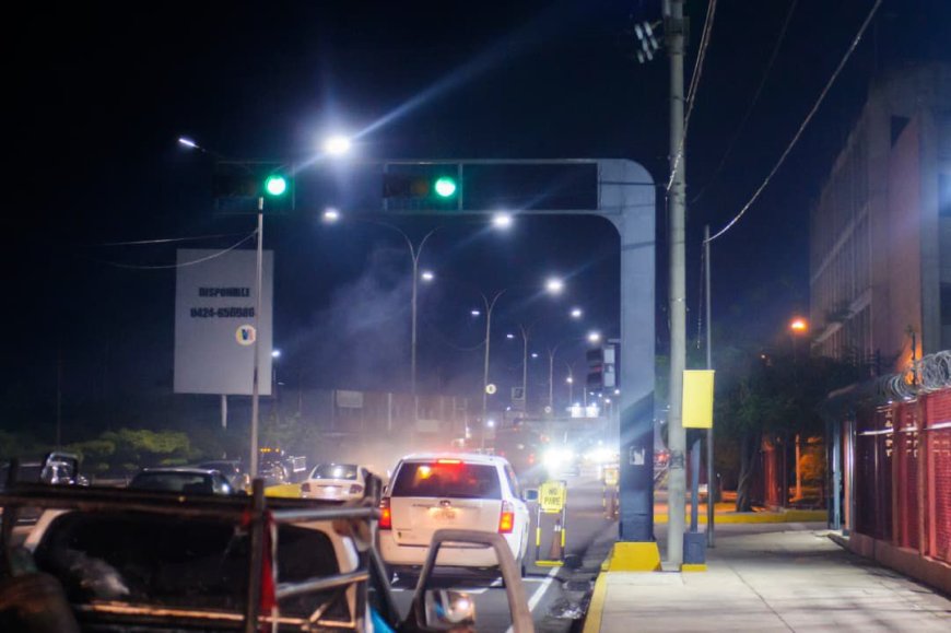 100 días de gestión,100 kilómetros de iluminación