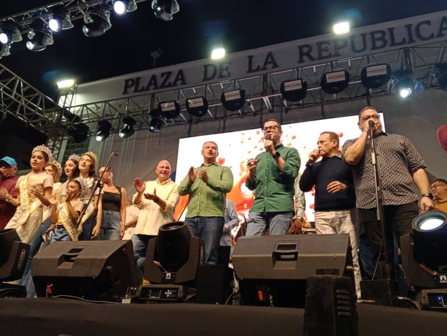 DI MARTINO Y LA NAVIDAD: "Encendiendo, la paz, el amor y la alegría”