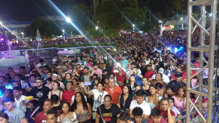 DI MARTINO Y LA NAVIDAD: "Encendiendo, la paz, el amor y la alegría”