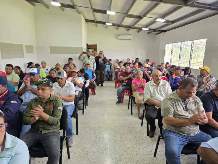 Articulan en mesa de trabajo con productores para fortalecer producción en Francisco Javier Pulgar 