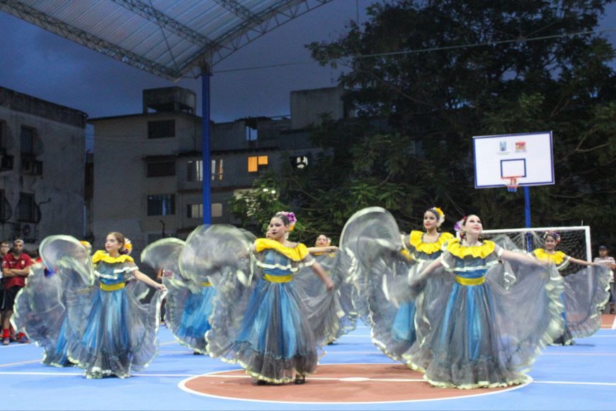 Vecinos de la Plaza El Jazmín celebraron su recuperación con una fiesta cultural
