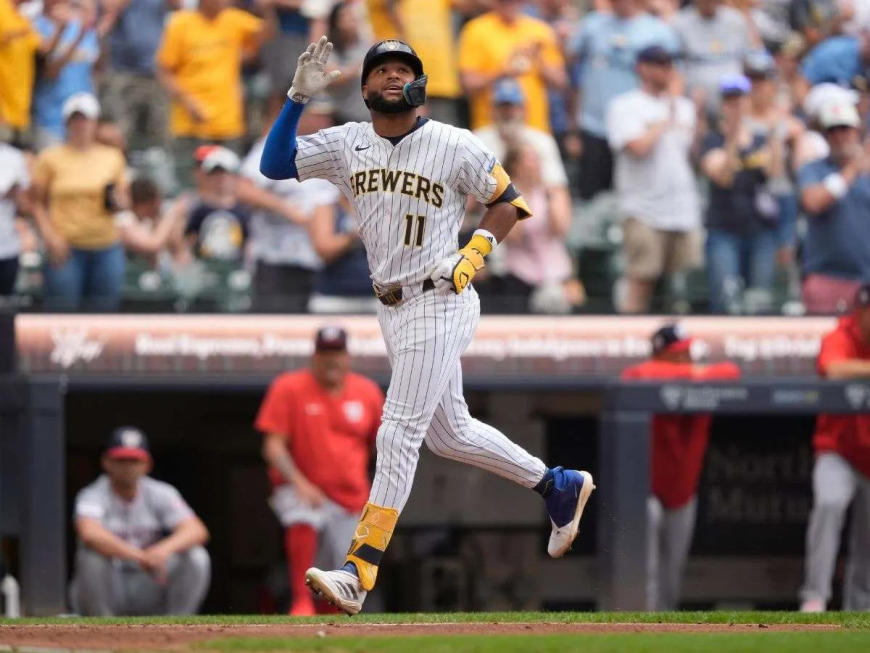 Chourio explosivo e histórico y Milwaukee mordió primero