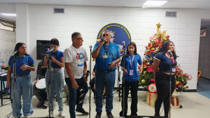 E𝐧 ambiente navideño, 𝐥𝐚 𝐔𝐁𝐕 𝐙𝐮𝐥𝐢𝐚 𝐝𝐢𝐨 𝐥𝐚 𝐛𝐢𝐞𝐧𝐯𝐞𝐧𝐢𝐝𝐚 𝐚 𝐞𝐬𝐭𝐮𝐝𝐢𝐚𝐧𝐭𝐞𝐬 𝐧𝐮𝐞𝐯𝐨 𝐢𝐧𝐠𝐫𝐞𝐬𝐨