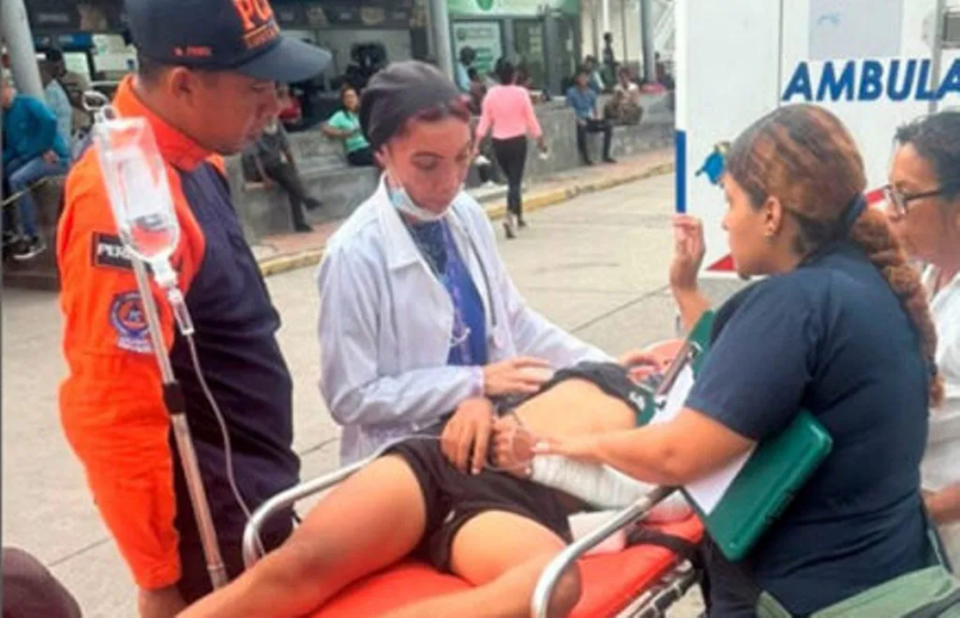 Le cayó un rayo y se salvó de milagro