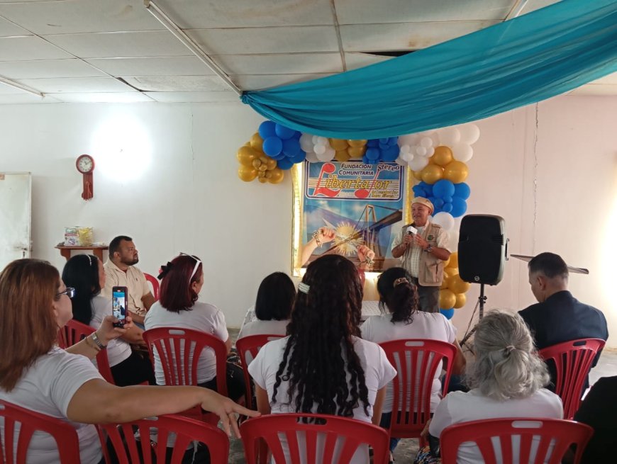 Culminó curso de locución en la Emisora Libertador 97.5 FM a miembros del poder popular 