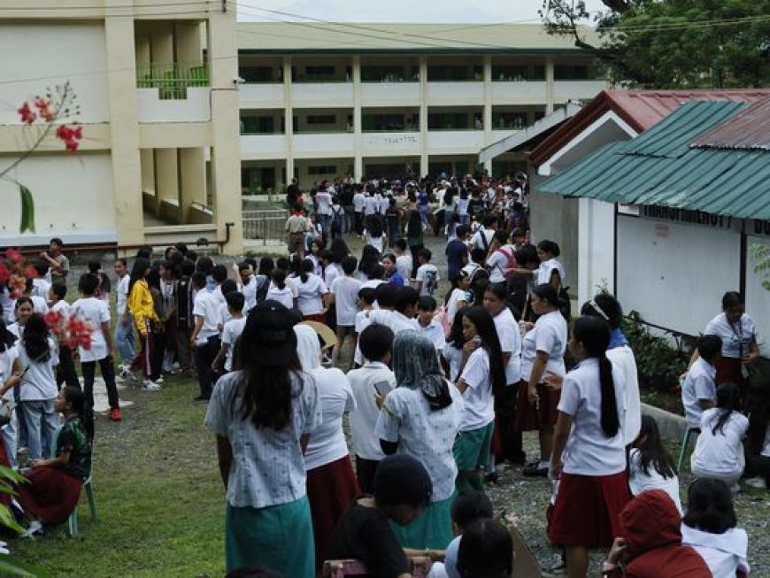 Al menos dos muertos por otro terremoto con alerta de tsunami en Fiipinas