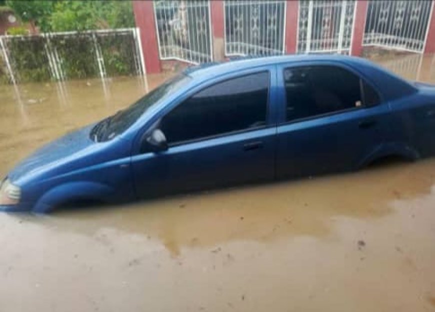 Aguacero de este sábado inundó a varios sectores populares de Cabimas