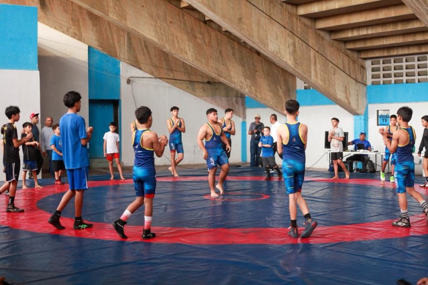 Talento del bueno en Festival de Lucha Olímpica hacia los Nacionales Comunales