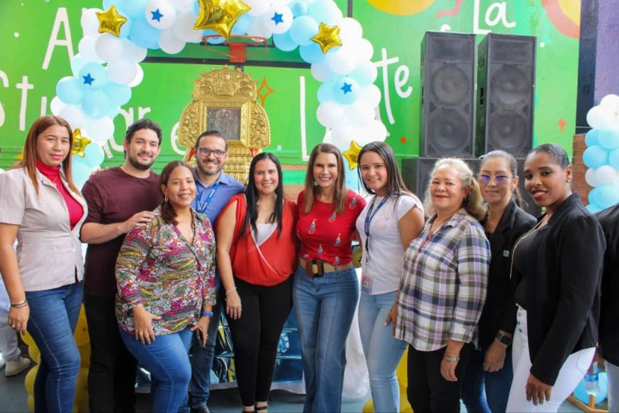 La Chinita visitó y bendijo a los niños y niñas de la Fundación Niños del Sol