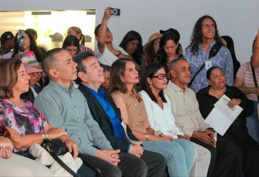 Ana Clara Barboza de Di Martino acompañó al Ministro de Cultura en la Filven