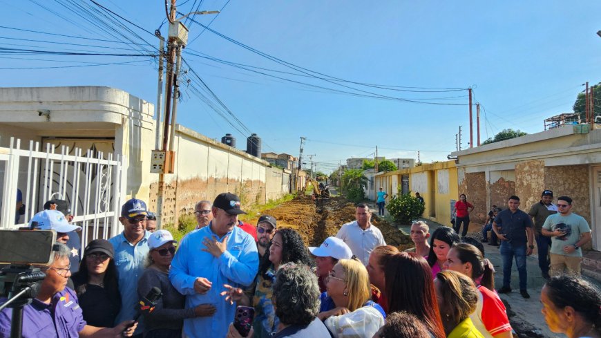 En Los Modines, el Gobierno bolivariano arregla 300 metros de colectores