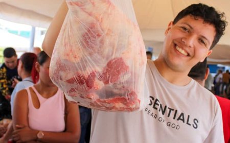 MERCADOS DE DI MARTINO: Perniles a montón y pronto los ingredientes para el pan de jamón 