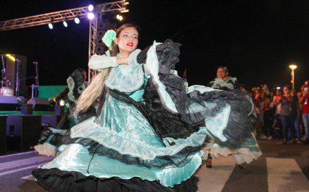 16 años después, el encendido navideño volvió a brillar en la Vereda del Lago