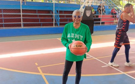 " La Negra" Lervys controla los tiempos del básket criollo