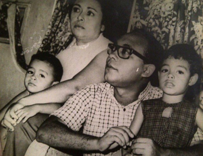 "Después de parrandear aquel viernes, Ricardo me fue a llevar en su Jeep a mi casa"