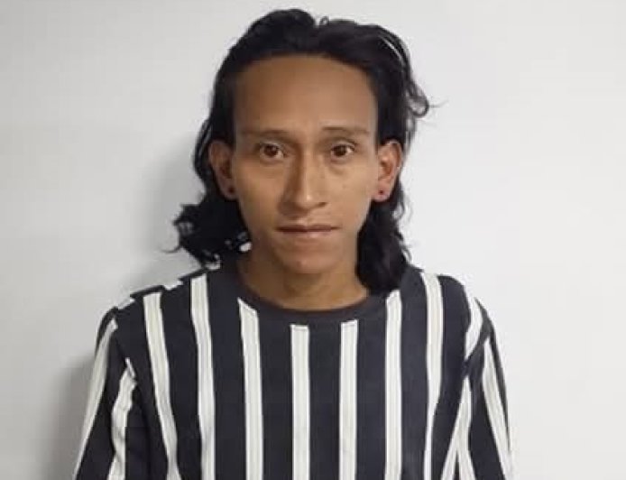 Le fracturó un brazo a su buelo de un silletazo