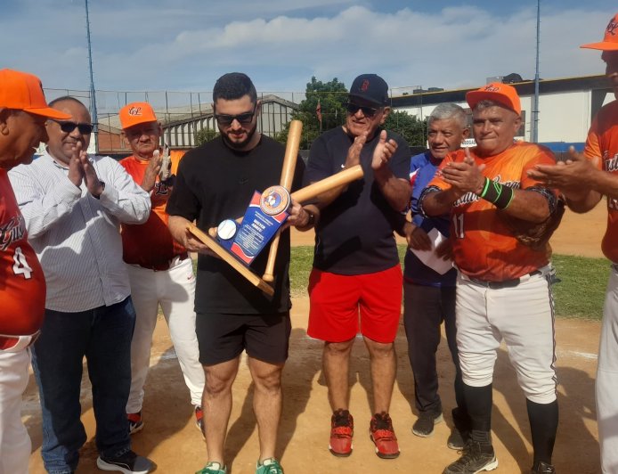 Wilyer Abreu no descarta jugar con las Águilas del Zulia 