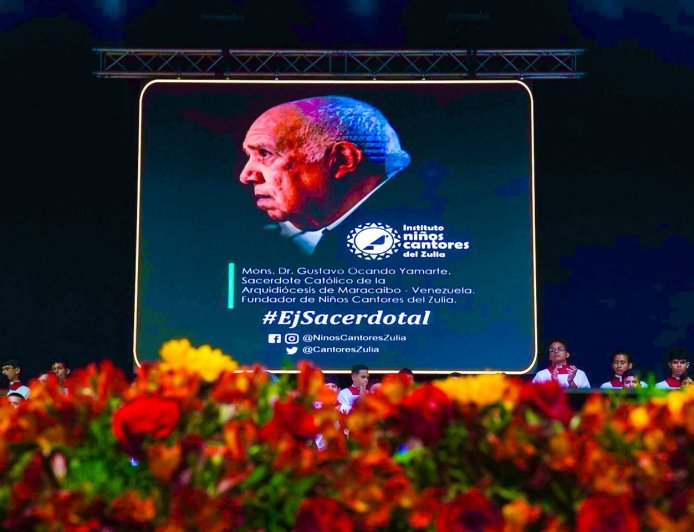 Gobernación Impuso Orden Relámpago del Catatumbo “Gran Collar” al Instituto Niños Cantores del Zulia