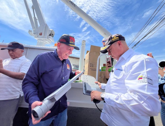 Más de 600 luminarias instaló en Maracaibo Di Martino con Corpoelec y la Gobernación