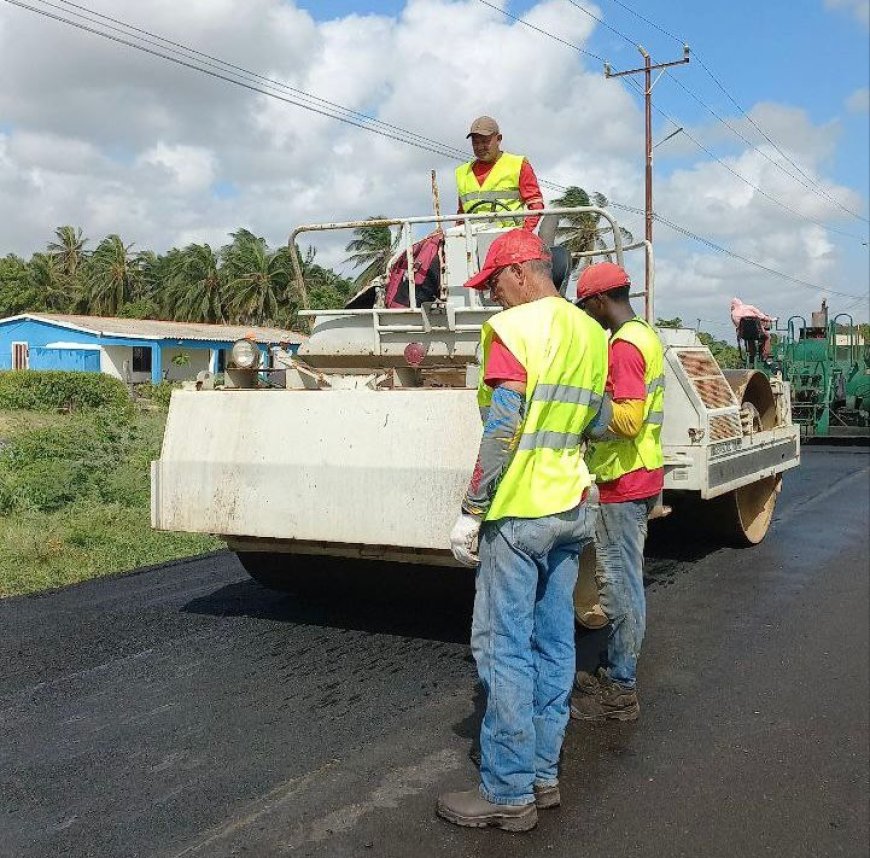Gobernador Caldera: Antes de Navidad la Guajira venezolana tendrá asfaltada 70 kilómetros de vialidad