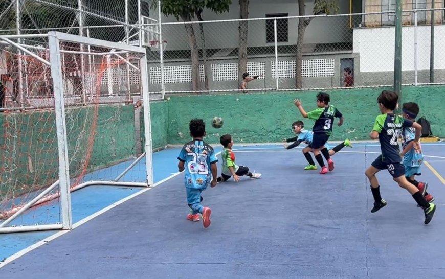 Copa Navidad Futsal en La Concha: Efisanp y El Fraile a duelo en la sub13