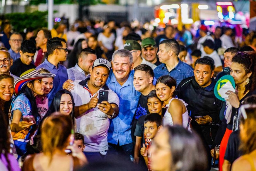 Luis Caldera y Di Martino caminaron junto a un pueblo feliz encendido de Bellavista