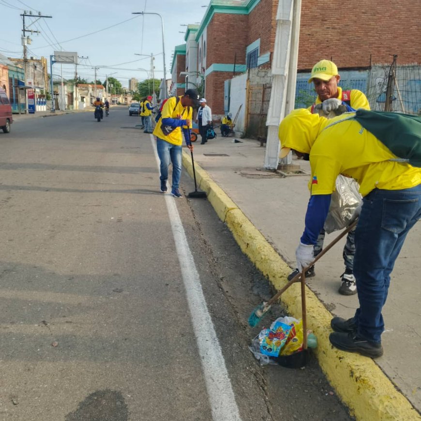 ¡Todo limpio después del Encendido!: Los ambientalistas también le dieron brillo a la ciudad